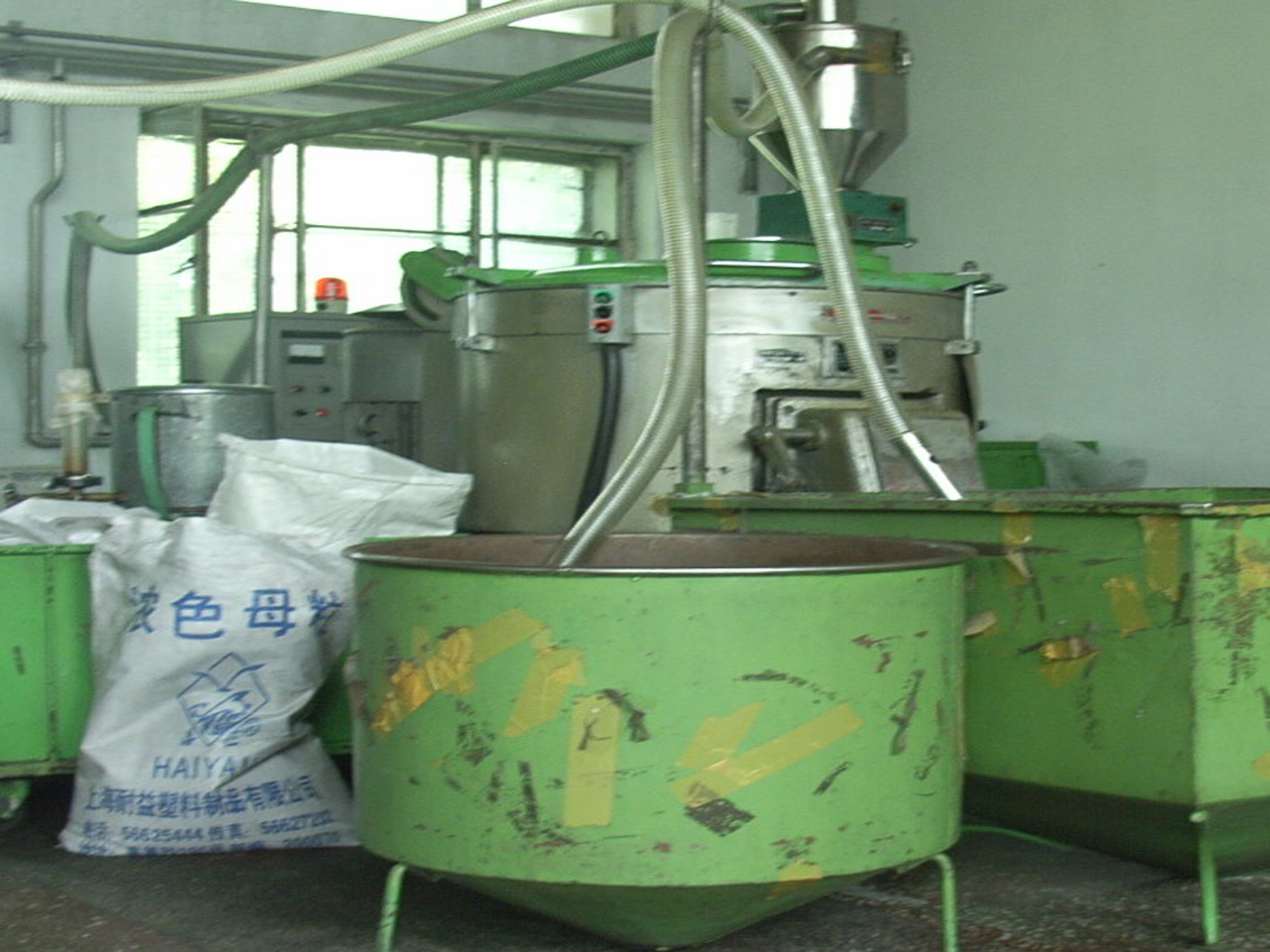 1.2生產(chǎn)線捏合機(jī)